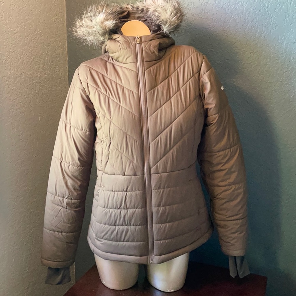 Beautiful Columbia Winter Jacket Euc - image 1